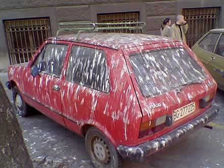 Ptice kad vole onda ba vole. Ljubav je slijepa, ali bar mirie. 