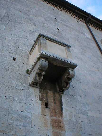 Balkon (propovjedaonica) na zidu crkve Sv.Franje