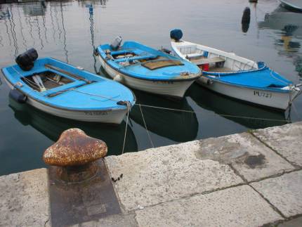 Vi�e li�e na tri sestrice....