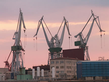 U smiraj dana s pogledom na Uljanikove dizalice