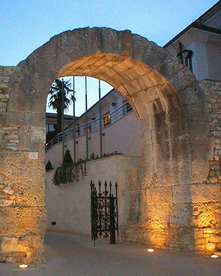 Herkulova vrata u predve�erje