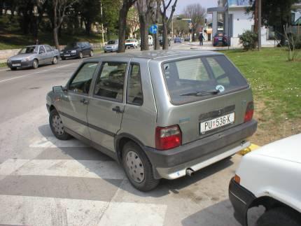 Jo� jedan majstor parkiranja na zebri (PU-536-K)