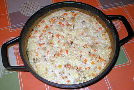 Stri�ev Pile�i ri�oto s mlijekom i zape�en u pe�nici