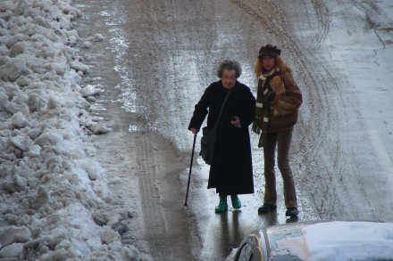 Samo im nedostaju klizaljke. Ili �to bi se po 'narodski' reklo 'sli�uge'.